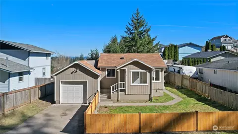 1110 Poindexter Ave W, Bremerton, WA 98312