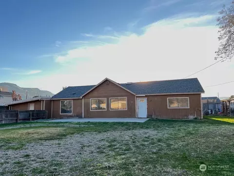 11 Hanna Ave, Rock Island, WA 98850