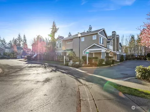 556 Anacortes Ct NE #101, Renton, WA 98059