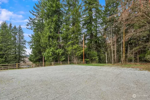 9813 Waverly Dr, Snohomish, WA 98296