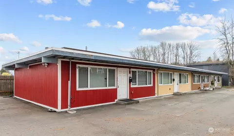 813 Woodford Ave N, Kent, WA 98031