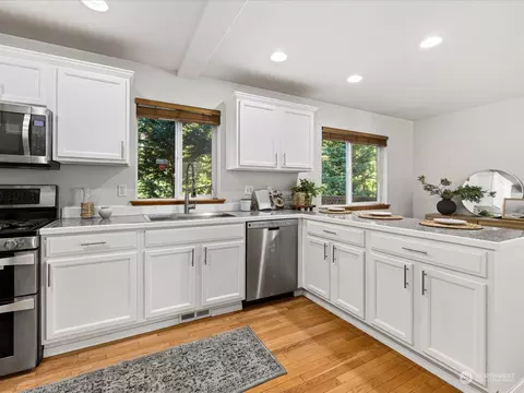 Kitchen - 13414 11th Pl W, Everett, WA 98204 photo 5 of 6