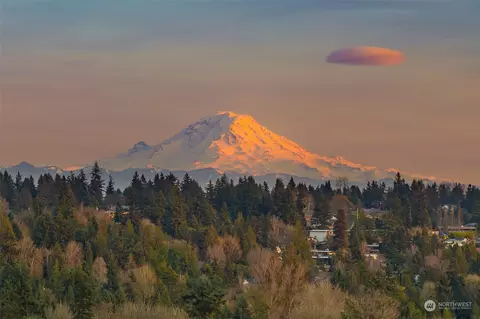 16444 10th Ave SW, Burien, WA 98166