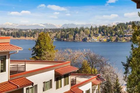 3825 NE 155th Pl #401, Lake Forest Park, WA 98155