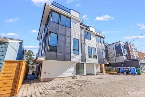 2209 C 42nd Ave SW, Seattle, WA 98116