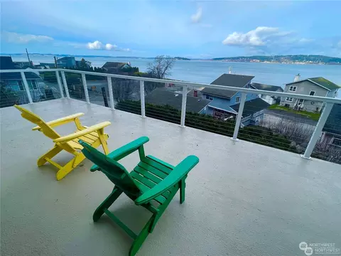 633 Maple Grove Rd, Camano Island, WA 98282