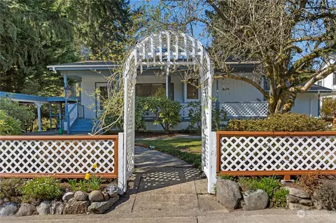 23318 Brier Rd, Brier, WA 98036