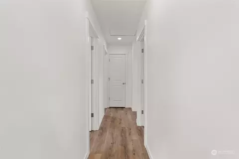 Entry Way - 2005 Apple Rd, Winlock, WA 98596 photo 2 of 2
