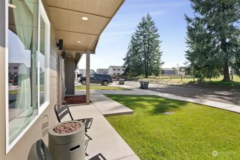 Exterior - 2005 Apple Rd, Winlock, WA 98596 photo 3 of 8