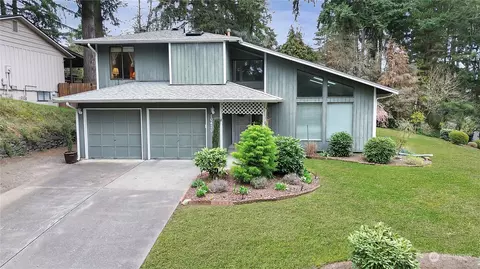 10420 90th Ave SW, Lakewood, WA 98498