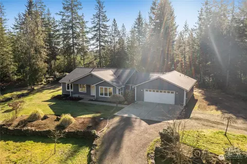 41 NE Blacksmith Dr, Belfair, WA 98528