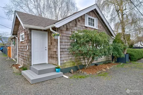 4716 L Pl, Seaview, WA 98644
