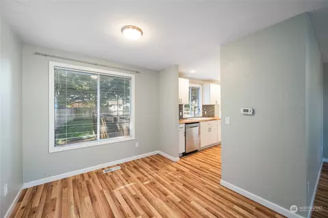 Dining - 18 SW 77th Pl, Everett, WA 98203 photo 1 of 1