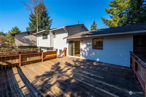 Exterior - 18 SW 77th Pl, Everett, WA 98203 photo 10 of 10