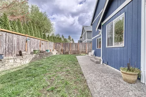 Exterior - 284 E 29th St, Bremerton, WA 98310 photo 6 of 7