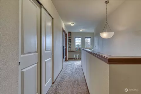 Entry Way - 284 E 29th St, Bremerton, WA 98310 photo 1 of 1