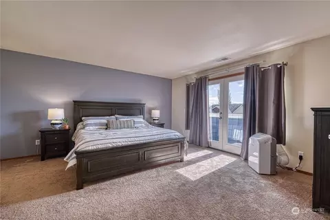 Bedroom - 284 E 29th St, Bremerton, WA 98310 photo 1 of 7