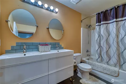 Bath - 284 E 29th St, Bremerton, WA 98310 photo 4 of 4