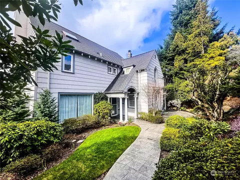 2831 43rd Ave W, Seattle, WA 98199