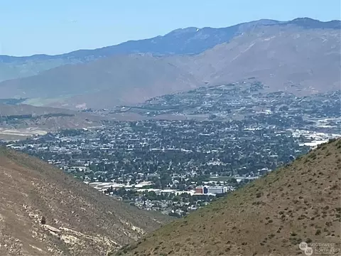 3242 Jagla Rd, Wenatchee, WA 98801