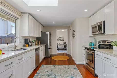 Kitchen - 22605 13th Pl W, Bothell, WA 98021 photo 5 of 6