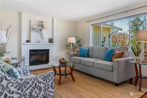 Living - 22605 13th Pl W, Bothell, WA 98021 photo 2 of 5