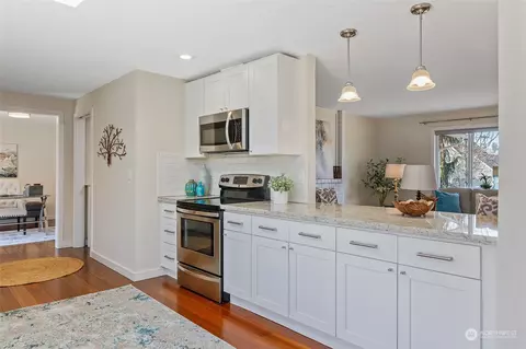 Kitchen - 22605 13th Pl W, Bothell, WA 98021 photo 6 of 6