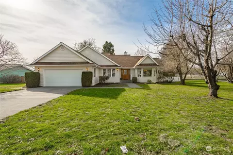 223 Greens Ln, Everson, WA 98247