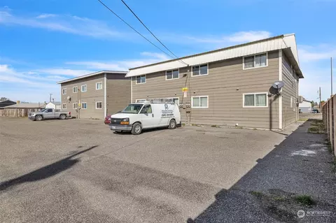 Exterior - 724 W Ruby St, Pasco, WA 99301 photo 3 of 5
