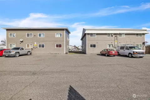 Exterior - 724 W Ruby St, Pasco, WA 99301 photo 5 of 5