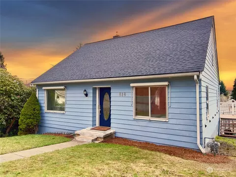 818 Chester Ave, Bremerton, WA 98337