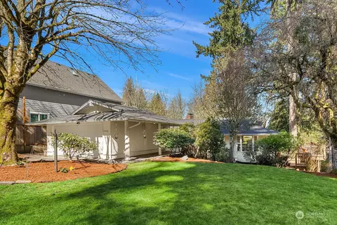 16434 SE 42nd Pl, Bellevue, WA 98006