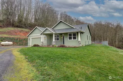 272 Trout Lakes Rd, Castle Rock, WA 98611