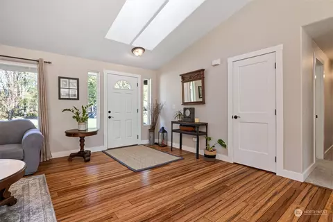Entry Way - 36225 307th Ave SE, Enumclaw, WA 98022 photo 2 of 2
