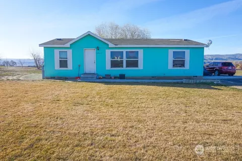 1849 Road 14 SW, Royal City, WA 99357