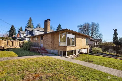1602 NE 85th St, Seattle, WA 98115