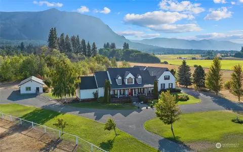 830 Pays Rd, Cle Elum, WA 98922