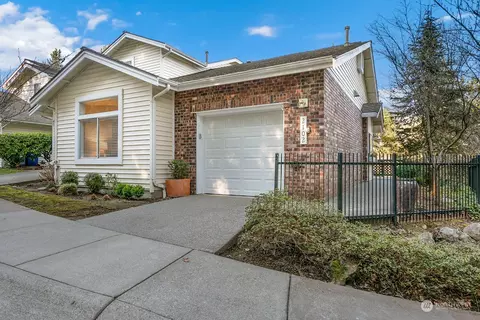 2102 NW Pacific Elm Dr, Issaquah, WA 98027