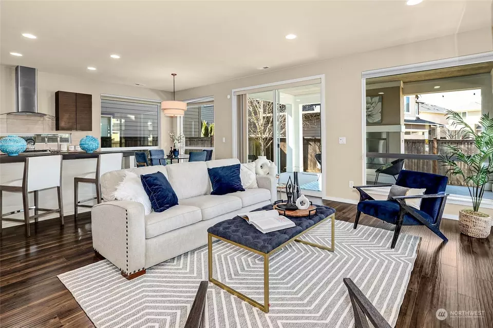 Living - 17018 42nd Dr SE, Bothell, WA 98012 photo 3 of 4