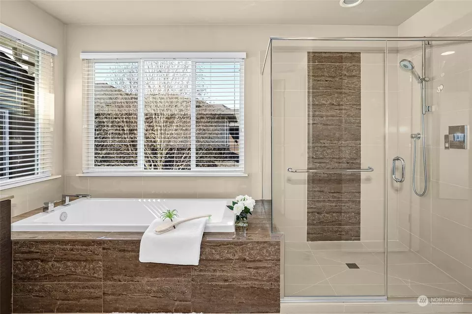 Bath - 17018 42nd Dr SE, Bothell, WA 98012 photo 1 of 4