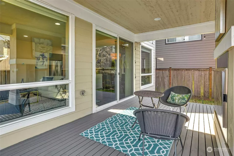 Exterior - 17018 42nd Dr SE, Bothell, WA 98012 photo 6 of 7