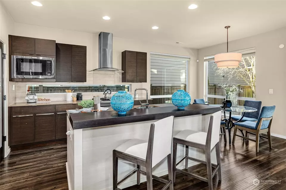 Kitchen - 17018 42nd Dr SE, Bothell, WA 98012 photo 2 of 4