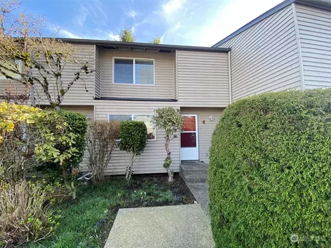 120 124th St SW #F-4, Everett, WA 98204