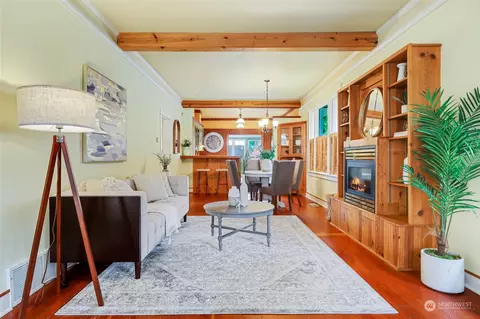 Living - 2409 Cedar St, Everett, WA 98201 photo 2 of 3