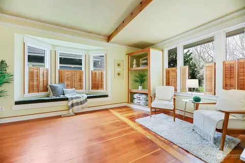 Living - 2409 Cedar St, Everett, WA 98201 photo 1 of 3