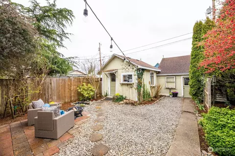 Exterior - 2409 Cedar St, Everett, WA 98201 photo 6 of 10