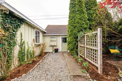 Exterior - 2409 Cedar St, Everett, WA 98201 photo 10 of 10