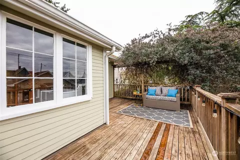 Exterior - 2409 Cedar St, Everett, WA 98201 photo 3 of 10