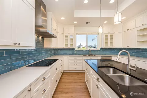 Kitchen - 831 Jones Farm Rd, Sequim, WA 98382 photo 6 of 7