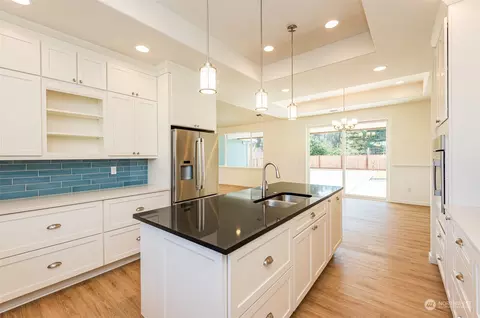 Kitchen - 831 Jones Farm Rd, Sequim, WA 98382 photo 3 of 7